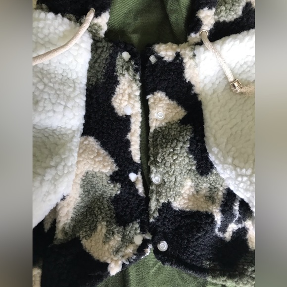 NWT Dog Army Fatigue Letterman Style Fleece Feel Winter Coat Hooded - Picture 9 of 12